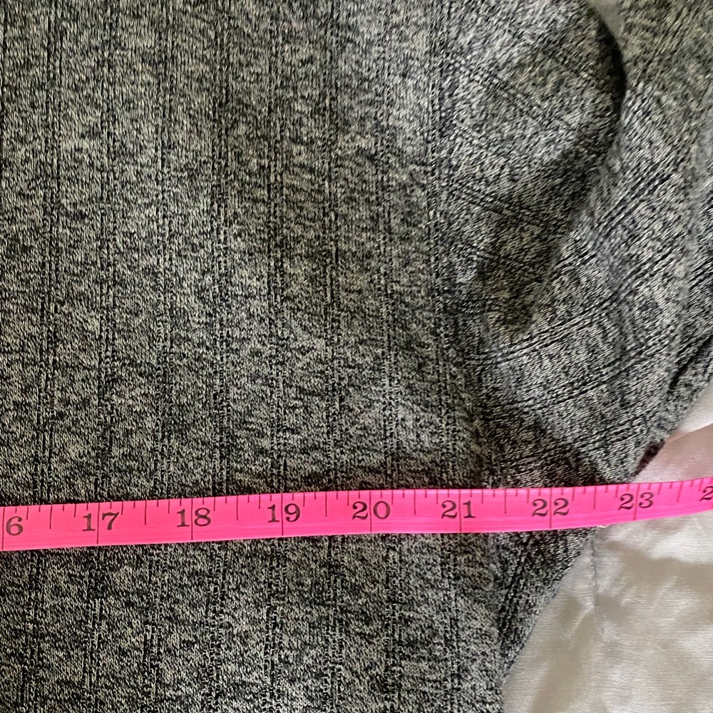 Van Heusen Heather Gray Light Knit Sweater XL - Picture 2 of 5